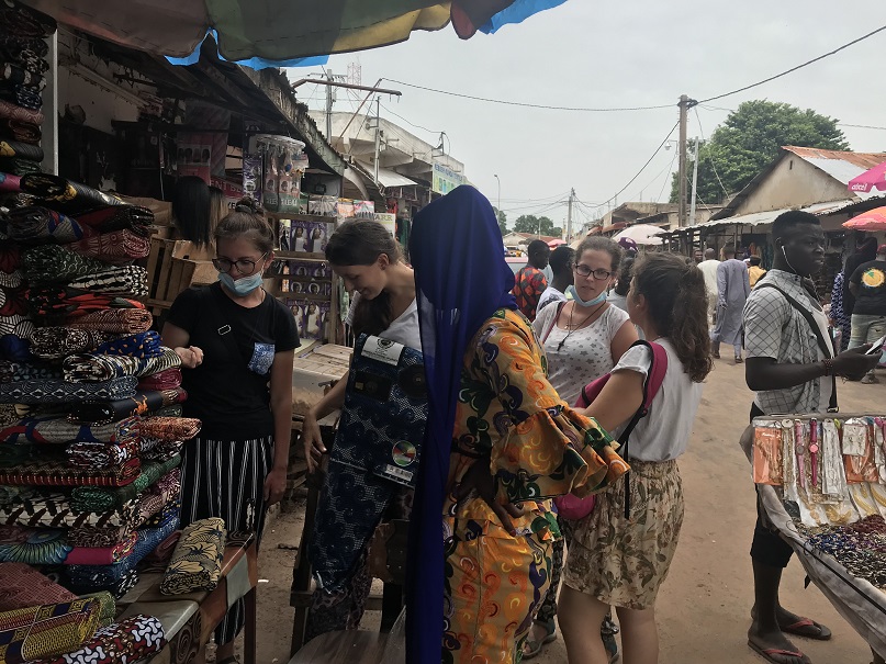 Na gambijskim bazarze